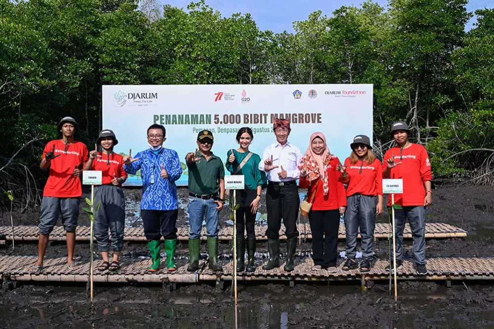 Supporting Conservation of Mangrove Ecosystems for Blue Carbon, Djarum Trees for Life Invites Students to Plant 5,000 Seeds in Pemogan, Bali