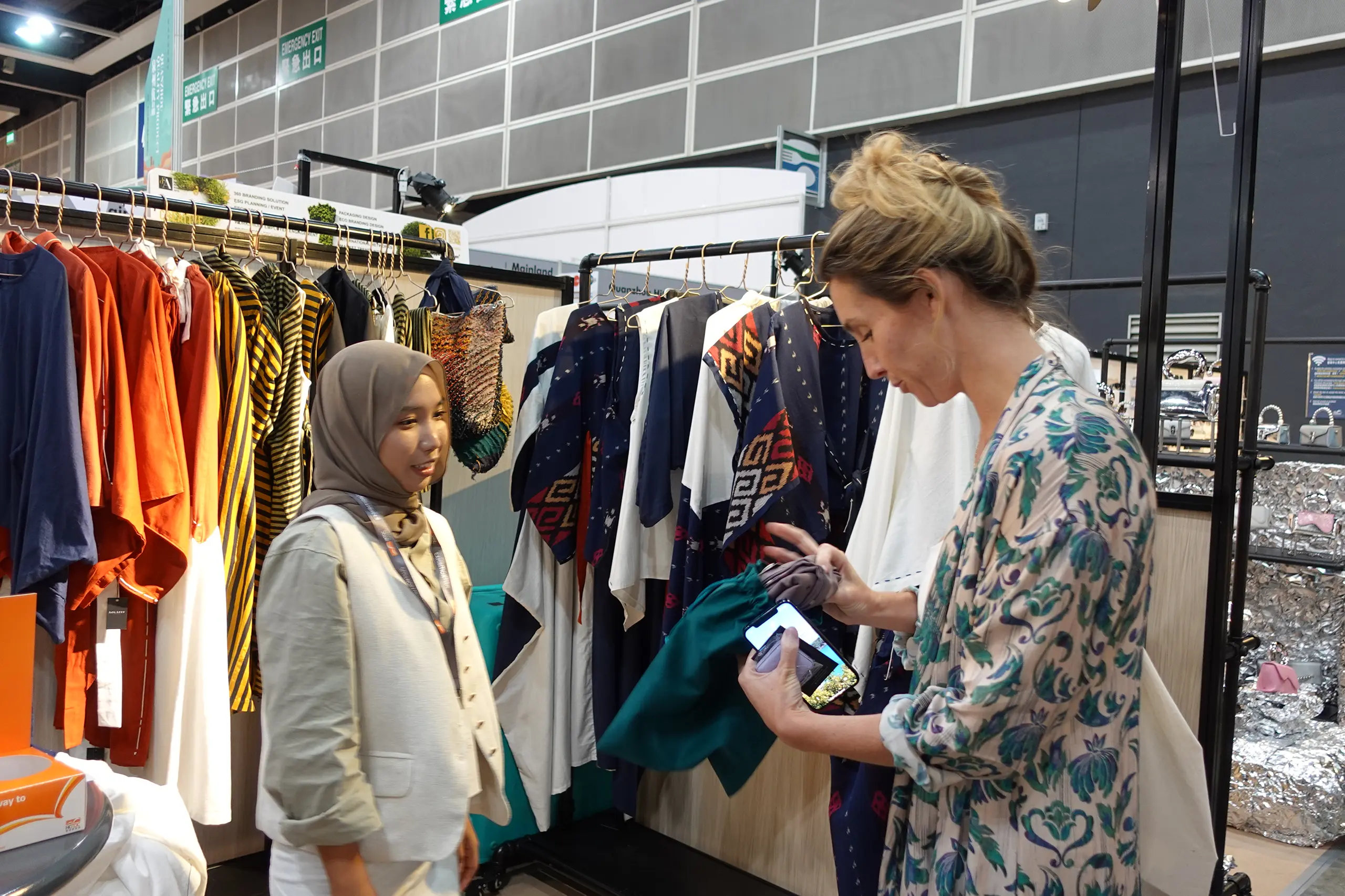 Siswa SMK Asal Kudus Berhasil Mendapatkan Pesanan di Hong Kong Fashion Week