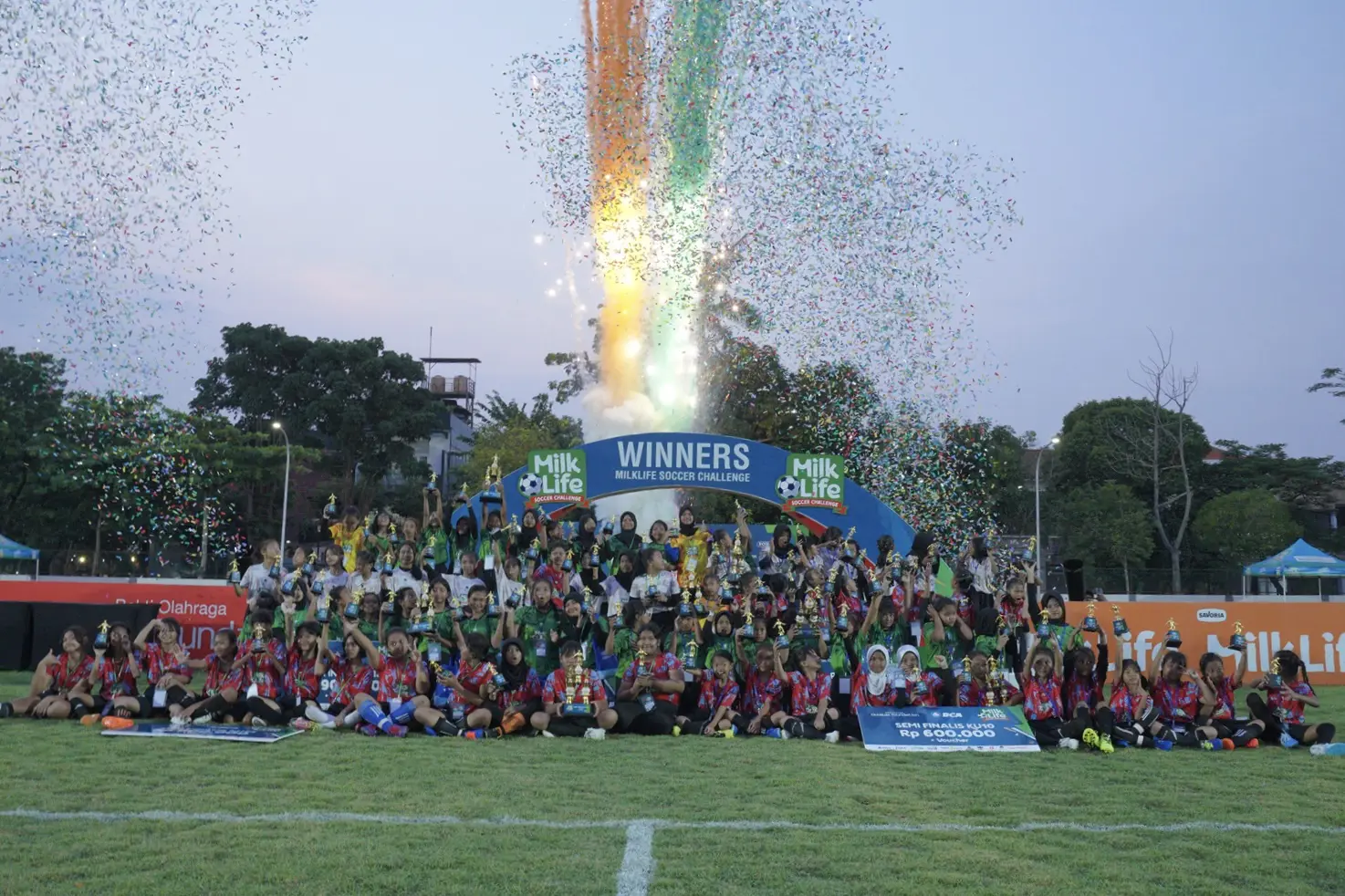 MilkLife Soccer Challenge – Surabaya Series 1 2024 SDN Ngagel Rejo I dan SDN Ketabang I Juara