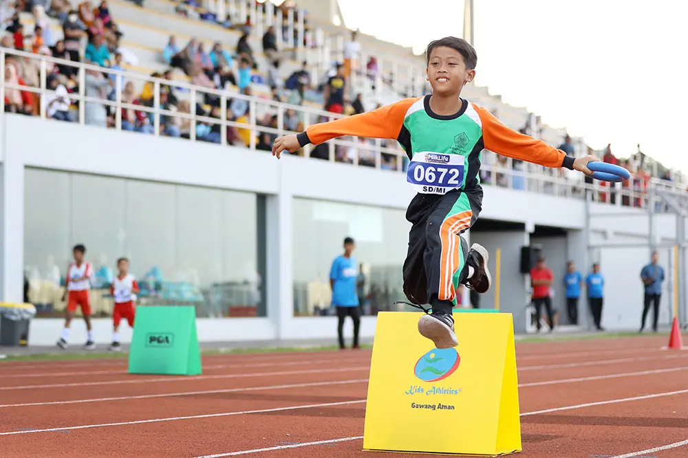 MI NU Baitul Mukminin dan SD 4 Jekulo Raih Gelar Juara Umum MilkLife Athletics Challenge 2024